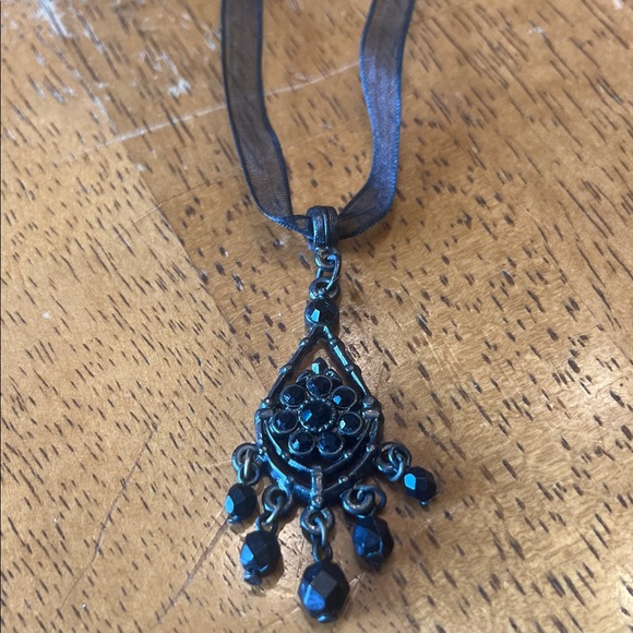 Vintage Black Choker Necklace - Picture 2 of 4